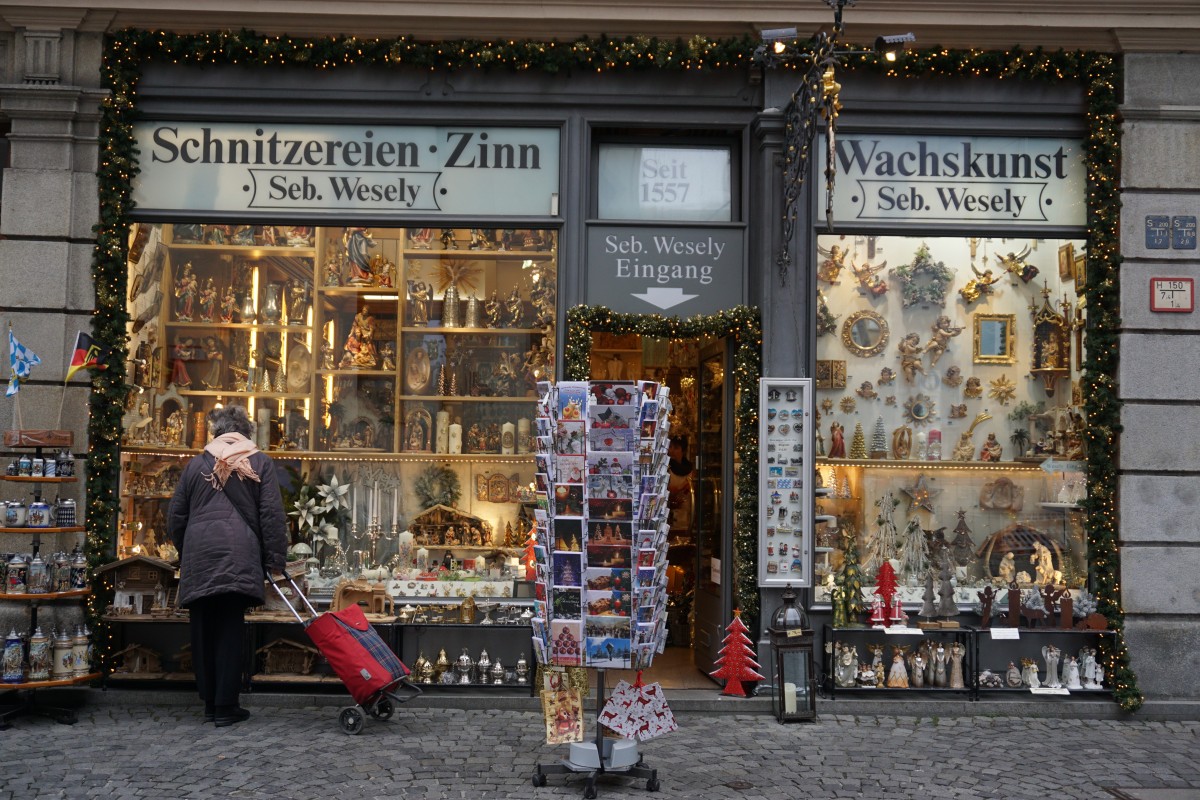 Local shop with souvenirs - Munich