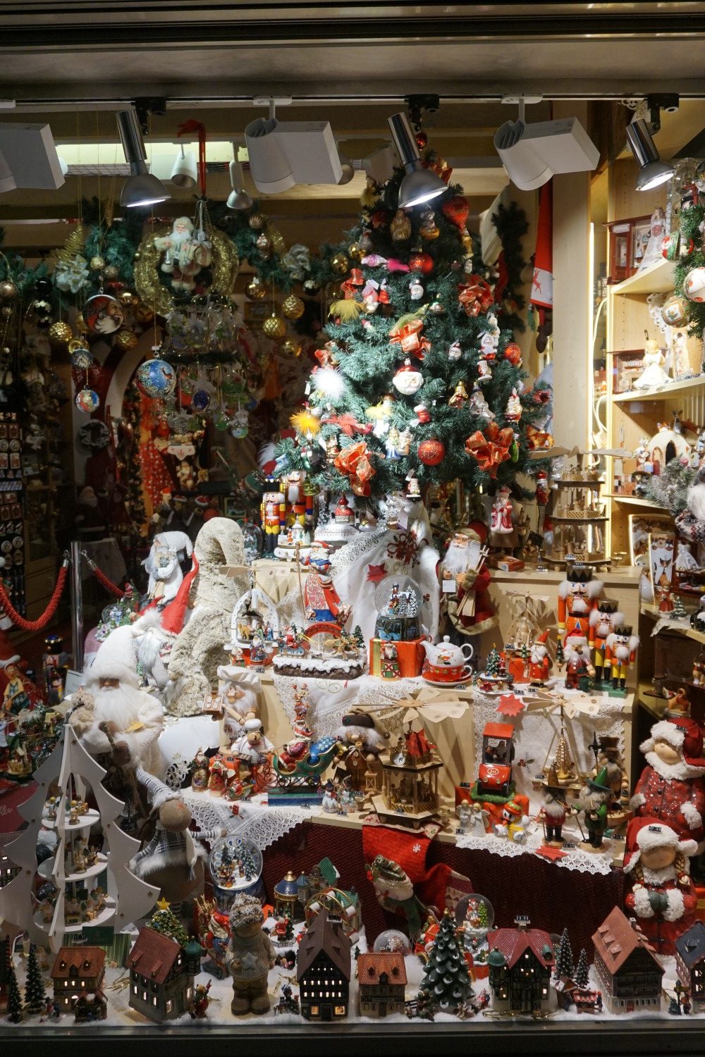 Christmas decorations shop - Munich