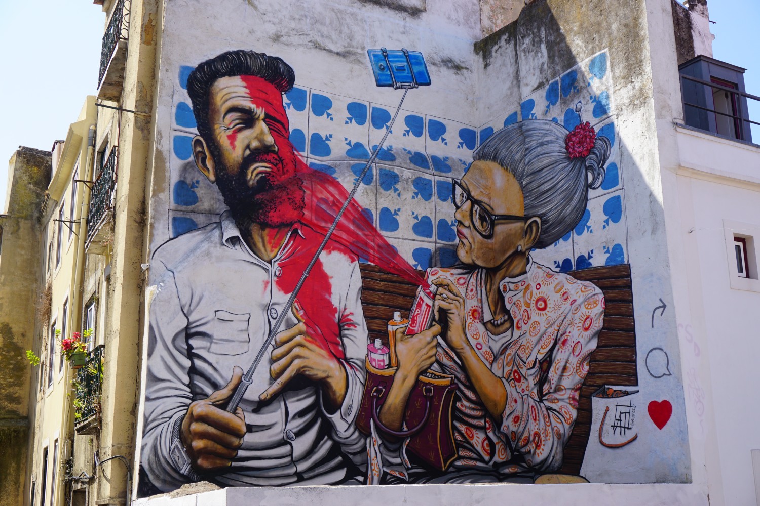 Graffiti in Alfama, Lisboa Graffiti in Alfama, Lisboa